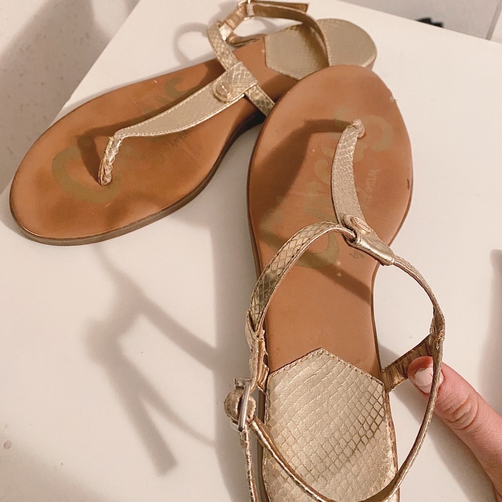 Sandals - Picture 2 of 3
